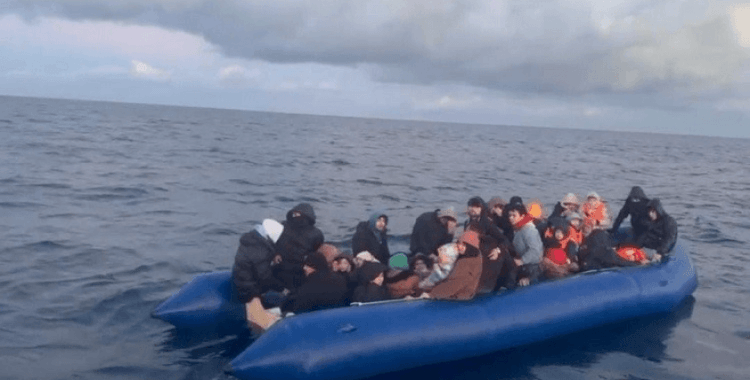 Çanakkale açıklarında 46 kaçak göçmen kurtarıldı