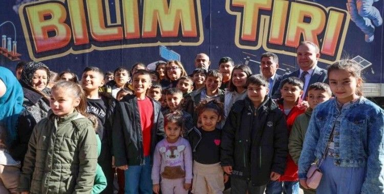 Başkan Şahin, Nizipli çocuklarla bilim tırında buluştu
