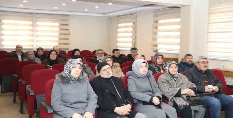 Umreye gidecek vatandaşlara eğitim semineri düzenlendi
