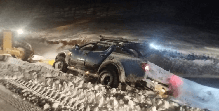 Gümüşhane'de kar ve tipi nedeniyle mahsur kalan 6 kişi kurtarıldı