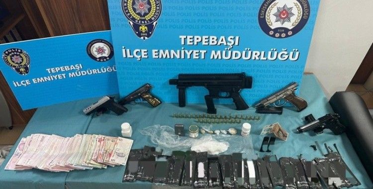Polis ekiplerinin güvenlik çalışmaları, yakalanan 2 şahıs tutuklandı