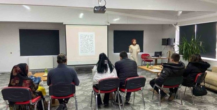 Devlet desteğiyle evlenecek çiftlere eğitim verildi
