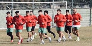 Karşıyaka'da futbolcular antrenmana çıkmadı