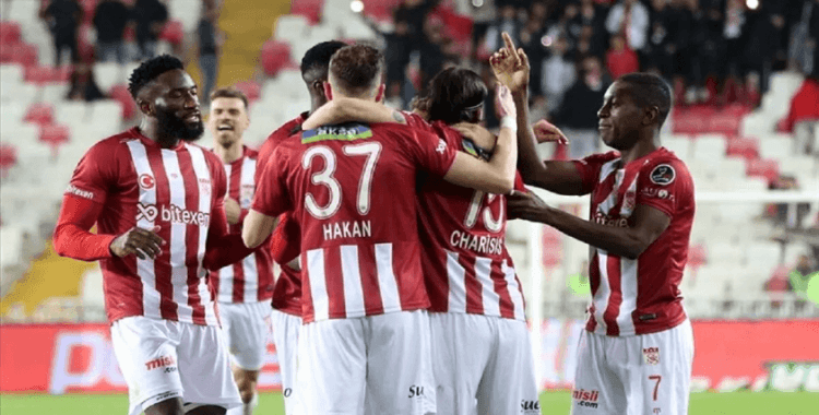 FİFA'dan Sivasspor'a üç dönem transfer yasağı