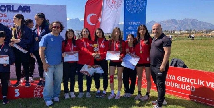 Eskişehirli öğrenciler şampiyonlarda büyük başarılar elde etti
