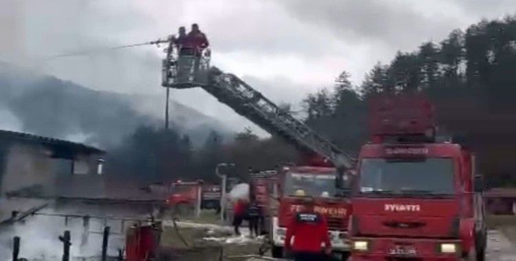 Bolu’da dün faaliyeti durdurulan, konaklama tesisinde yangın
