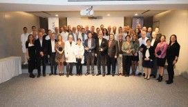 Medicana İzmir’den hekimlere teşekkür plaketi
