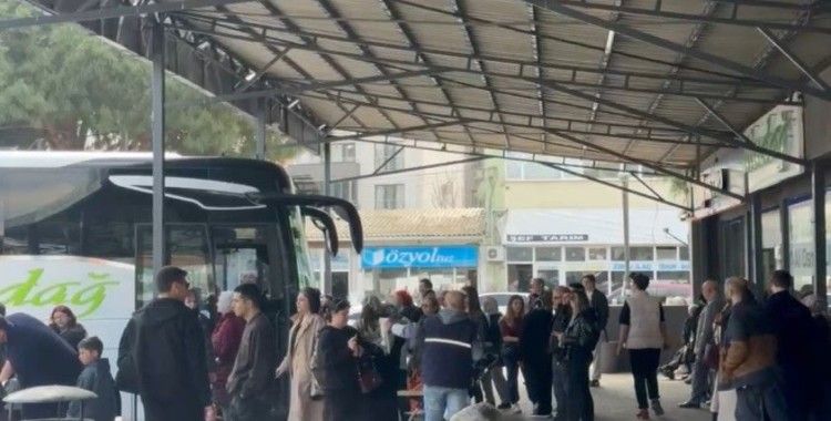 Gönen otogarında bayram sonrası dönüş yoğunluğu
