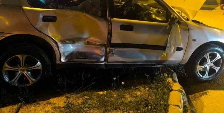 Bilecik’te otomobil ile halk otobüs çarpıştı: 3 yaralı
