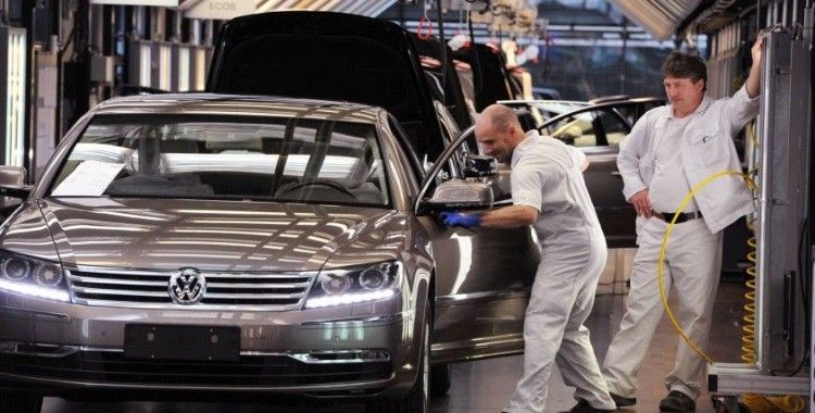 Trump’ın tarifeleri küresel ekonomiyi sarsıyor: Dev Alman markası Volkswagen Grubu ABD'ye teslimatı durdurdu