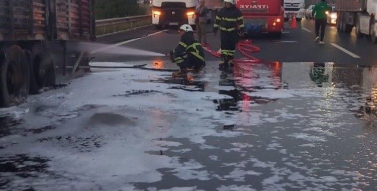 Erzin’de gübre yüklü tırda yangın
