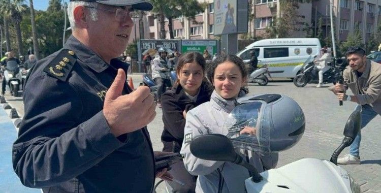 Önce ceza kestiler, sonra kask hediye ettiler
