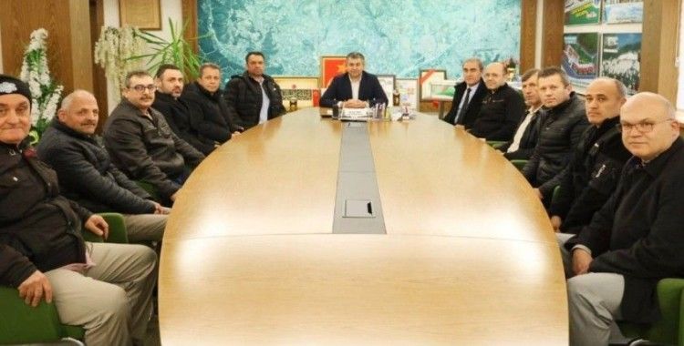 Gediz Belediye Başkanı Akel’den emekli personele vefa plaketi
