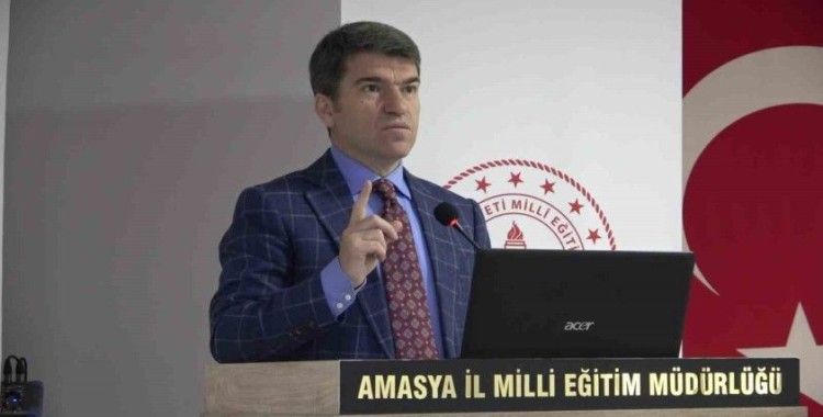 Amasya Valisi, mesleki eğitim çalıştayına ilgi göstermeyen özel sektörü uyardı: "Yoksa bütün okullar robotik kodlama yapar"
