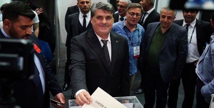 Beşiktaş sandığa gidiyor: 11 Mayıs'ta yeni başkan seçilecek