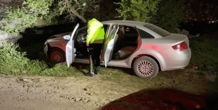 'Dur' ihtarına uymayıp 15 kilometre kaçtı, kaza yapınca yakalandı