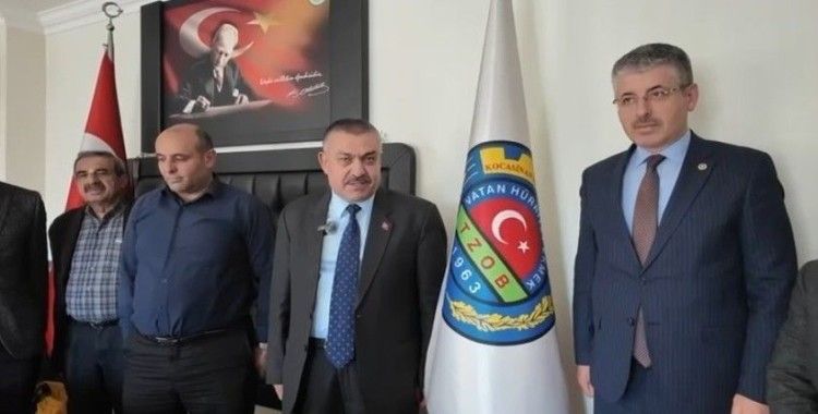 Çopuroğlu; zirai don sonrası çiftçileri ziyaret etti
