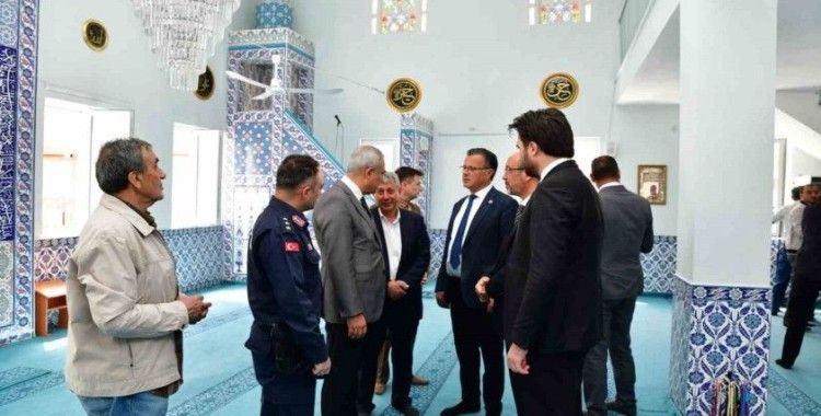 Hayırseverin yaptırdığı cami dualarla açıldı
