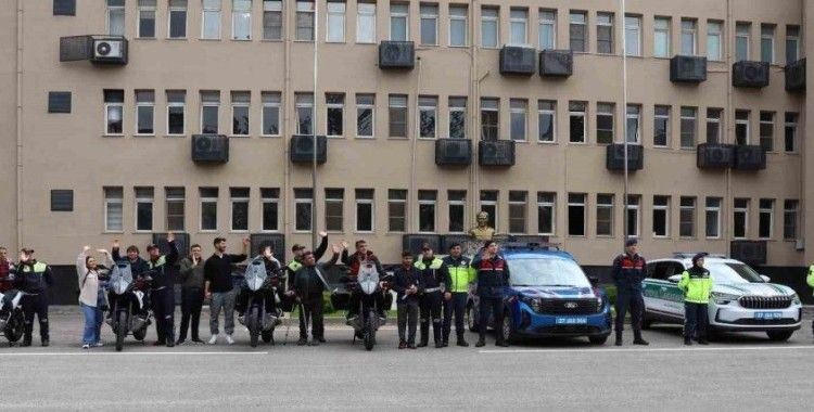 Özel gençlerden jandarmaya özel ziyaret
