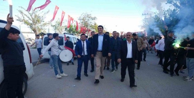 Başkan Yılmaz’a miting gibi karşılama
