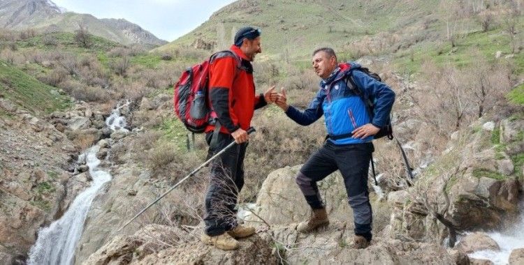 Hakkari’de Marunus Şelalesi’ne doğa yürüyüşü
