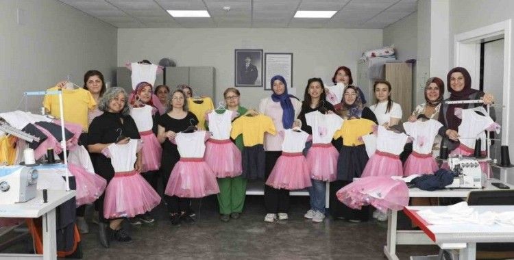 Mersin’de 23 Nisan’da çocukların kıyafeti belediyeden
