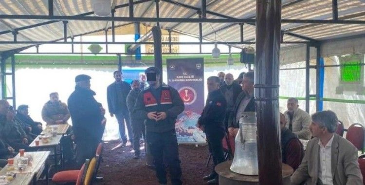 Kars’ta jandarma vatandaşları siber dolandırıcılığa karşı uyardı
