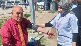 Akçadağ’da öğrenciler, halkın şeker ve tansiyonunu ölçtü
