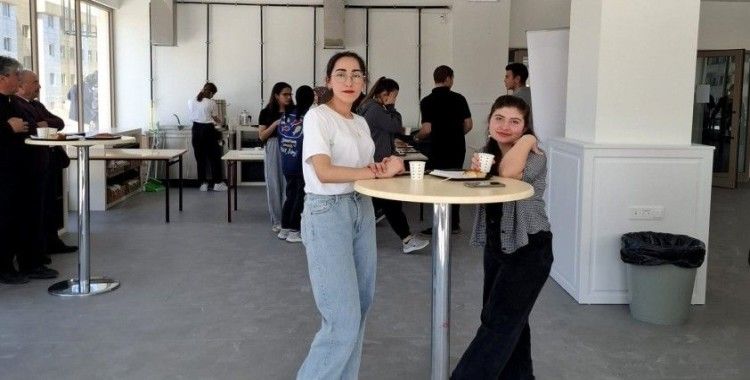 Gedik Ahmet Paşa Kütüphanesi’nde gençlere sıcak ikramlı destek
