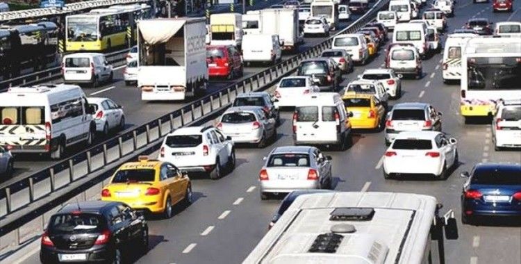 İstanbul ve çevresinde panik, trafik kitlendi!