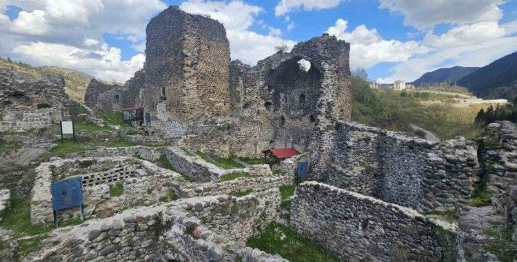 Şavşat Kalesi havadan görüntülendi
