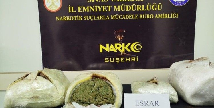 Sivas’ta 5 kilo 100 gram esrar ele geçirildi