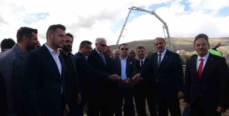 Bayburt’ta yeni atlı cirit sahasının temeli atılarak yapımına başlandı
