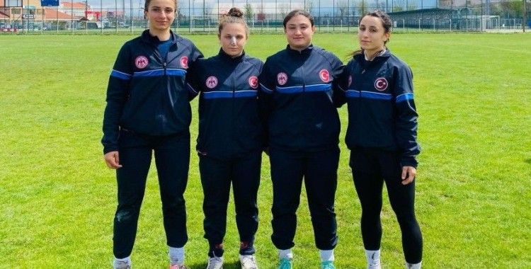 Körfezli kadın sporcular milli takım kampında
