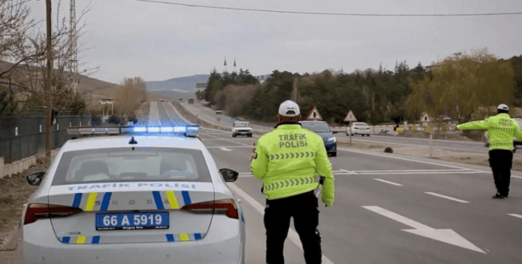 Trafikte hız kurallarına uymayanlara 2 milyon 126 bin işlem yapıldı