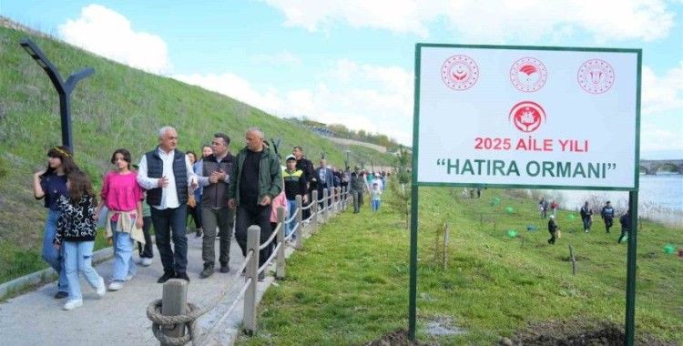 Muş’ta "2025 Aile Yılı Hatıra Ormanı" kuruldu
