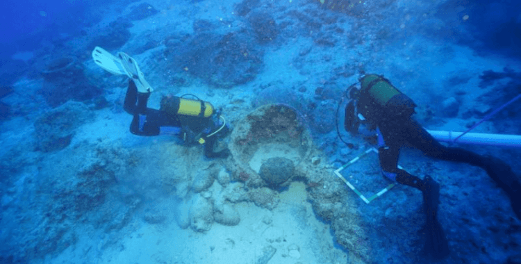 Gemi batığında 1100 yıllık kapağı açılmamış amfora bulundu