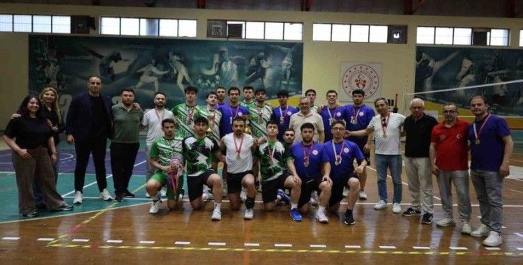 Adnan Menderes Erkek Öğrenci Yurdu şampiyon oldu
