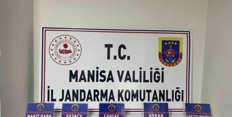 Manisa’da şüpheliden esrar ve uyuşturucu hap çıktı
