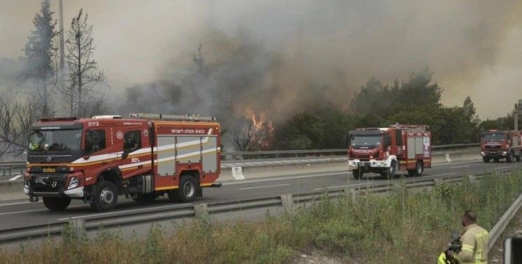 İsrail'de yangın paniği: Kudüs'e yaklaşan alevler nedeniyle yerleşim yerleri tahliye edildi