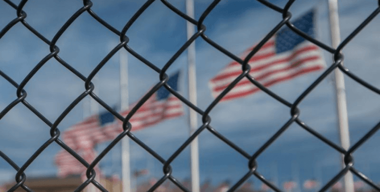 ABD yönetimi, Colorado ve Denver'a göçmenlik yasalarını engellediği gerekçesiyle dava açtı