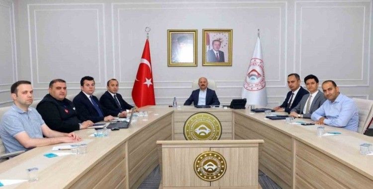 Vali yardımcılarıyla toplantı düzenlendi
