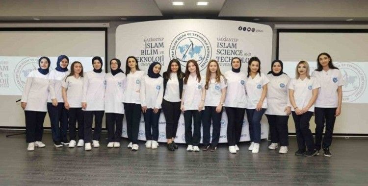 Dünya Ebeler Günü GİBTÜ’de kutlandı
