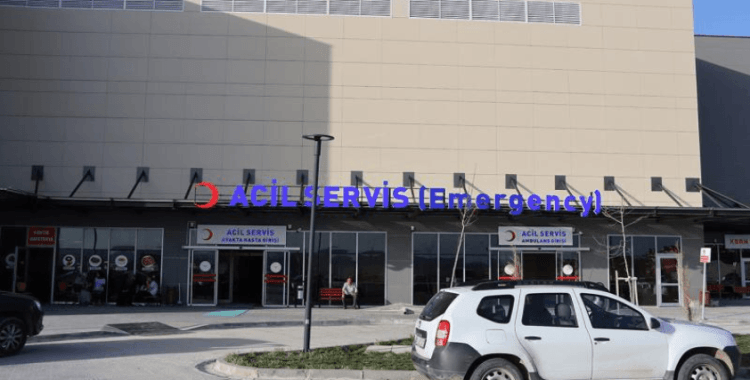 Doğum günü pastasından yiyen 12 öğrenci rahatsızlandı