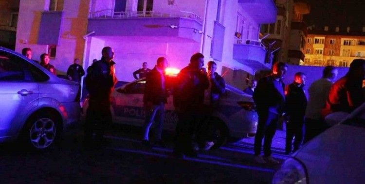 Polisi arayıp, "Bizi dövüyorlar" diye polisleri şikayet etti
