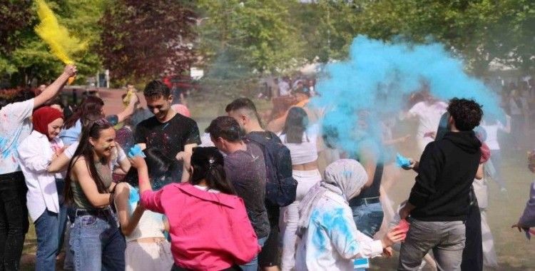 DÜFest 2025 Renkli görüntülere sahne oldu
