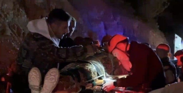 Çankırı Kalesi’nden kayalıklara düştü, ekipler seferber oldu
