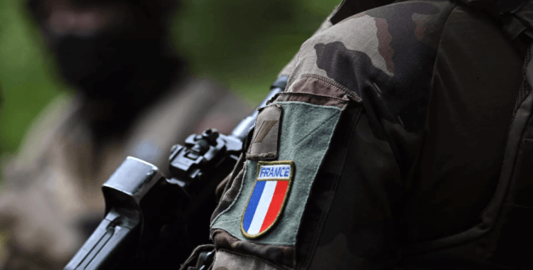 Fransa Senegal'den çekilmeye devam ediyor: Üçüncü askeri üs de terk edildi