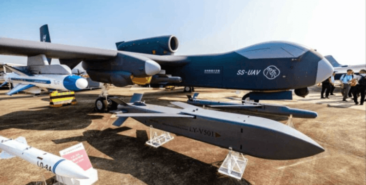 Çin'in Dron Taşıyıcısı Jiu Tian sahneye çıkıyor