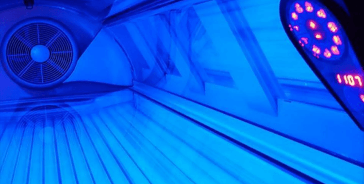 Solaryum kabininde kapanmayan cihaz felakete yol açtı: Vücudu yandı, hastanelik oldu